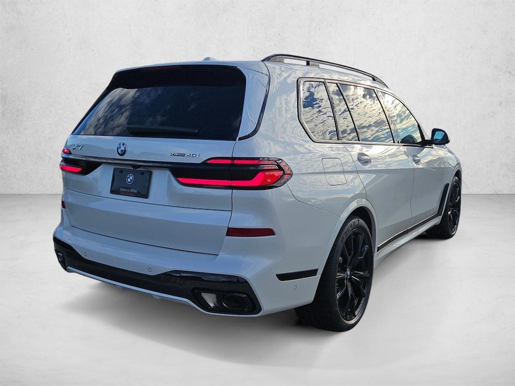 New 2027 BMW X7 xDrive40i SUV