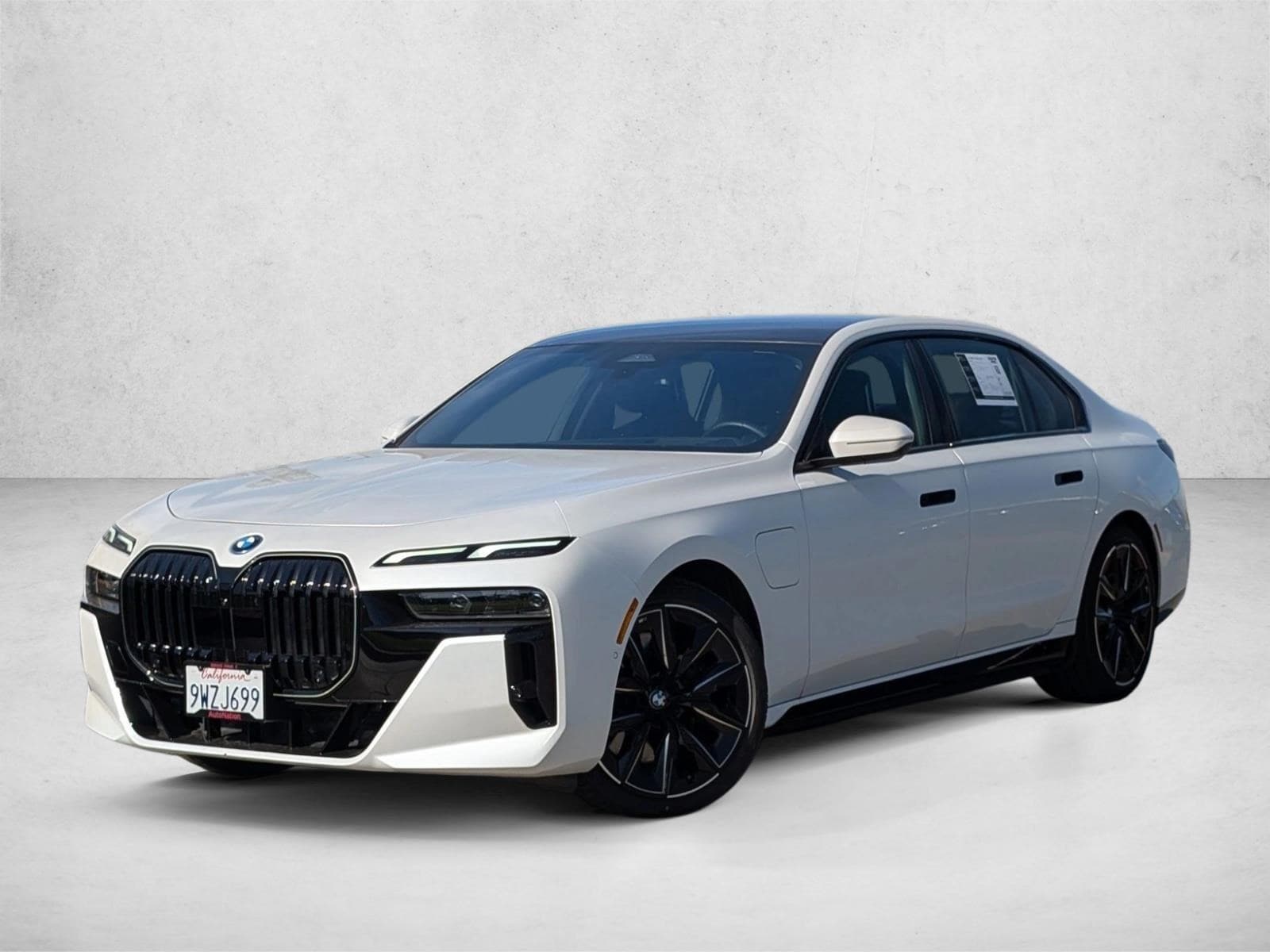 2026 BMW 7 Series 750e - Photo 1