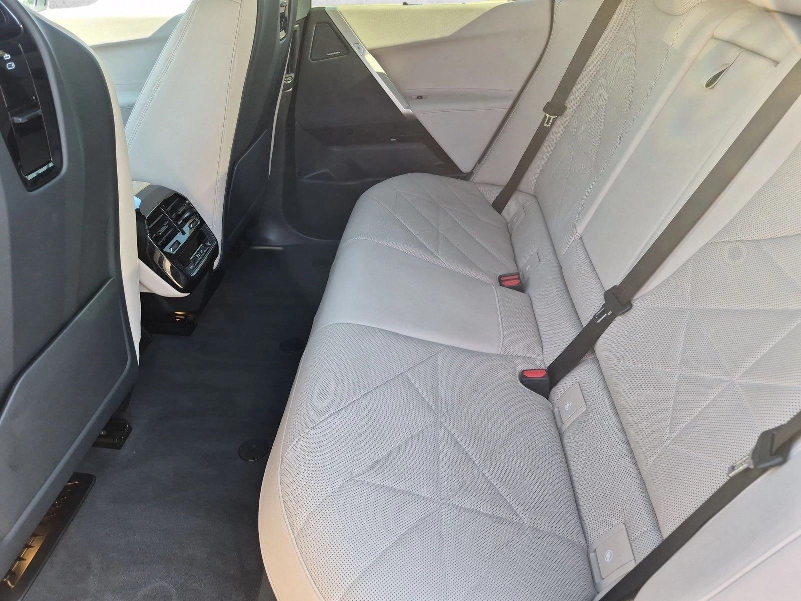 2024 BMW iX Base - Photo 21