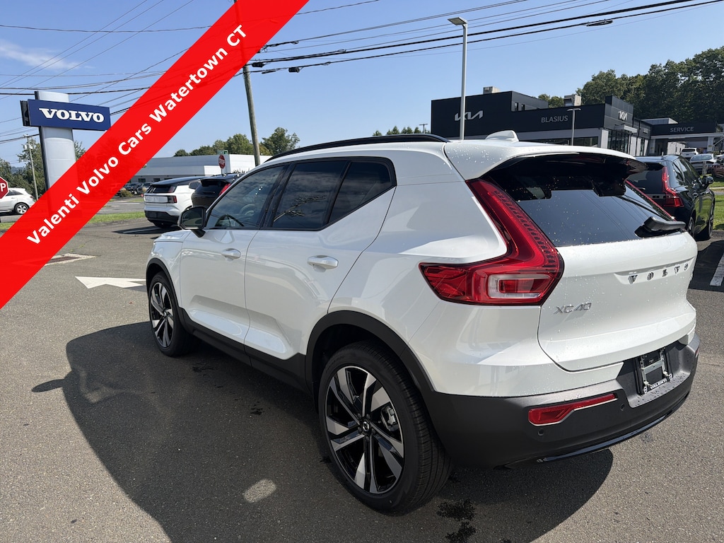 New 2026 Volvo XC40
