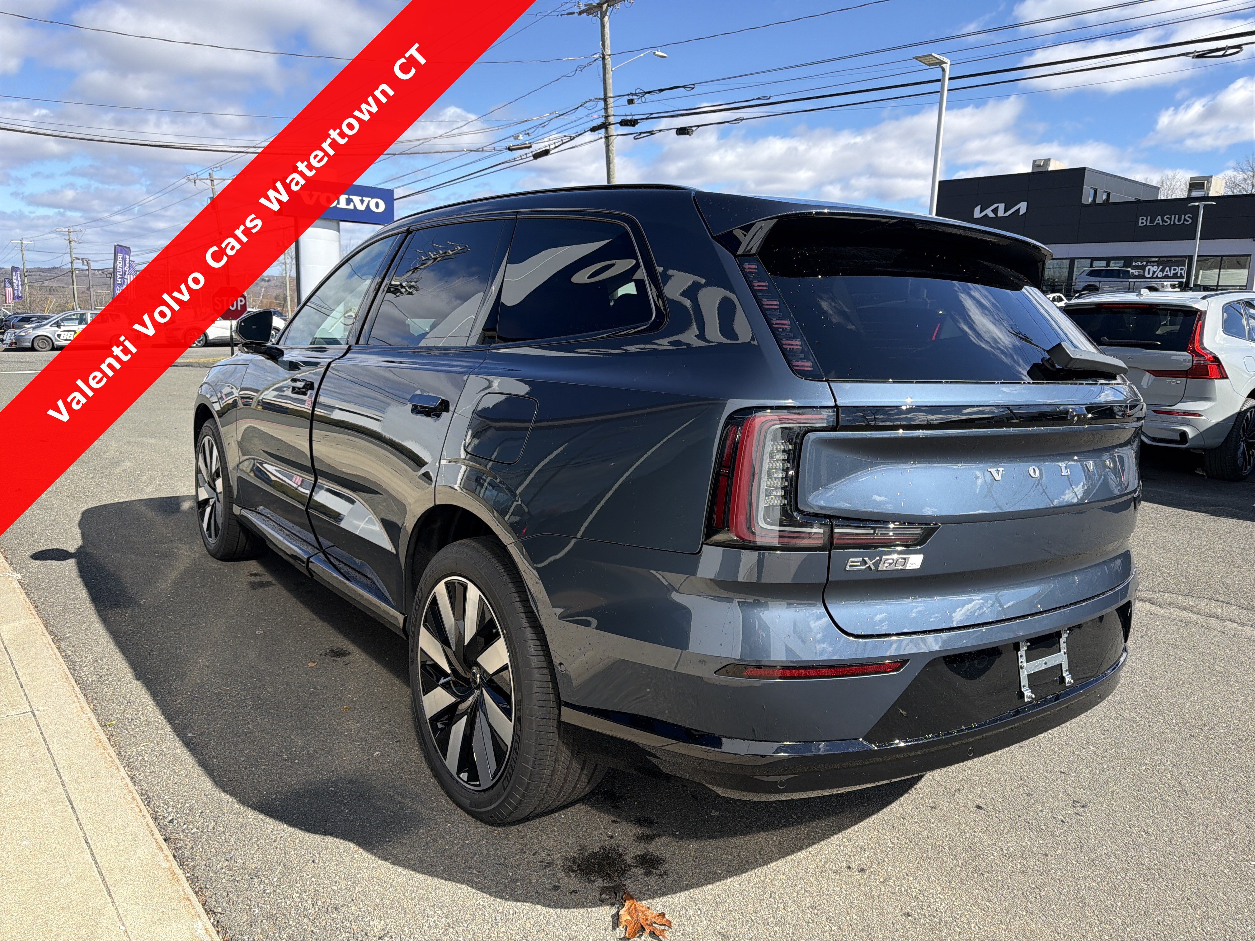 New 2025 Volvo EX90 Plus Twin Motor Performance Plus 7-Seater
