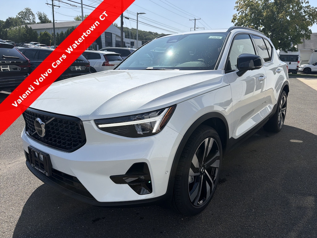 New 2026 Volvo XC40