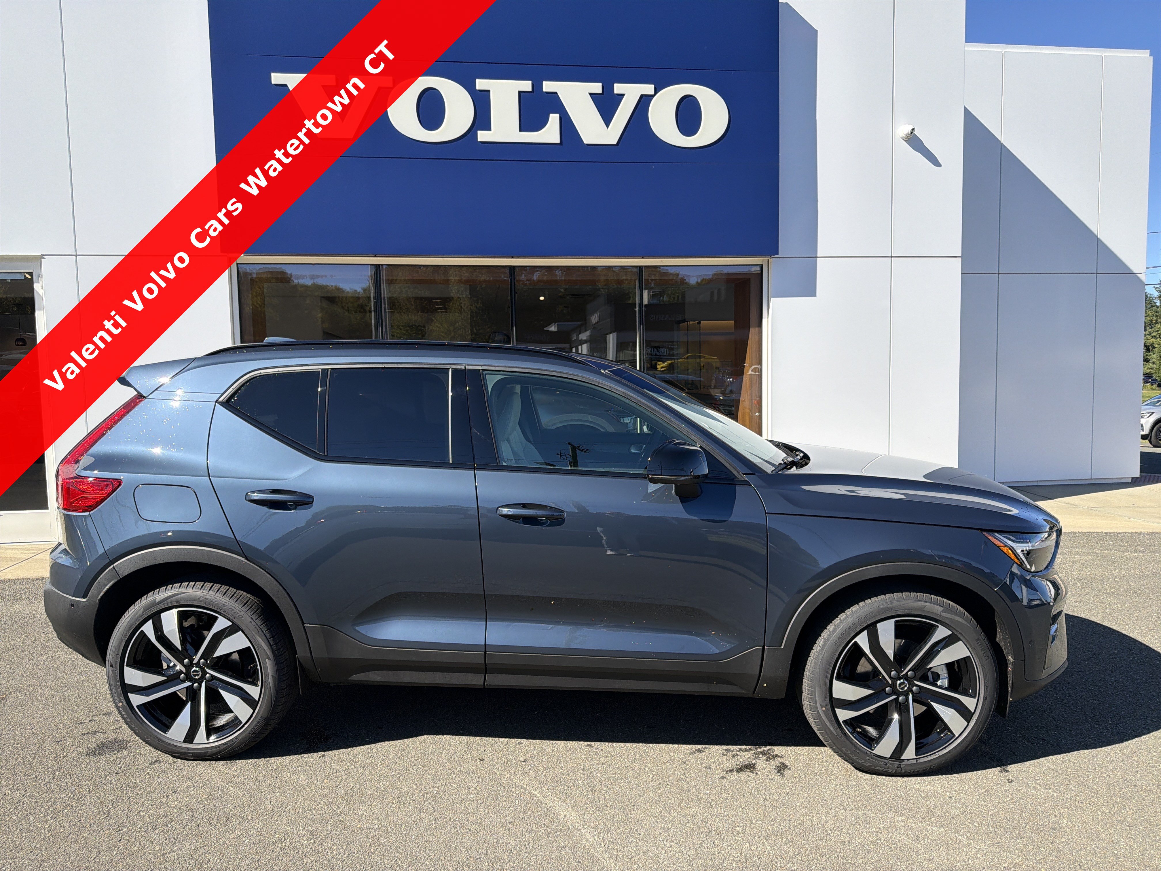 New 2026 Volvo XC40
