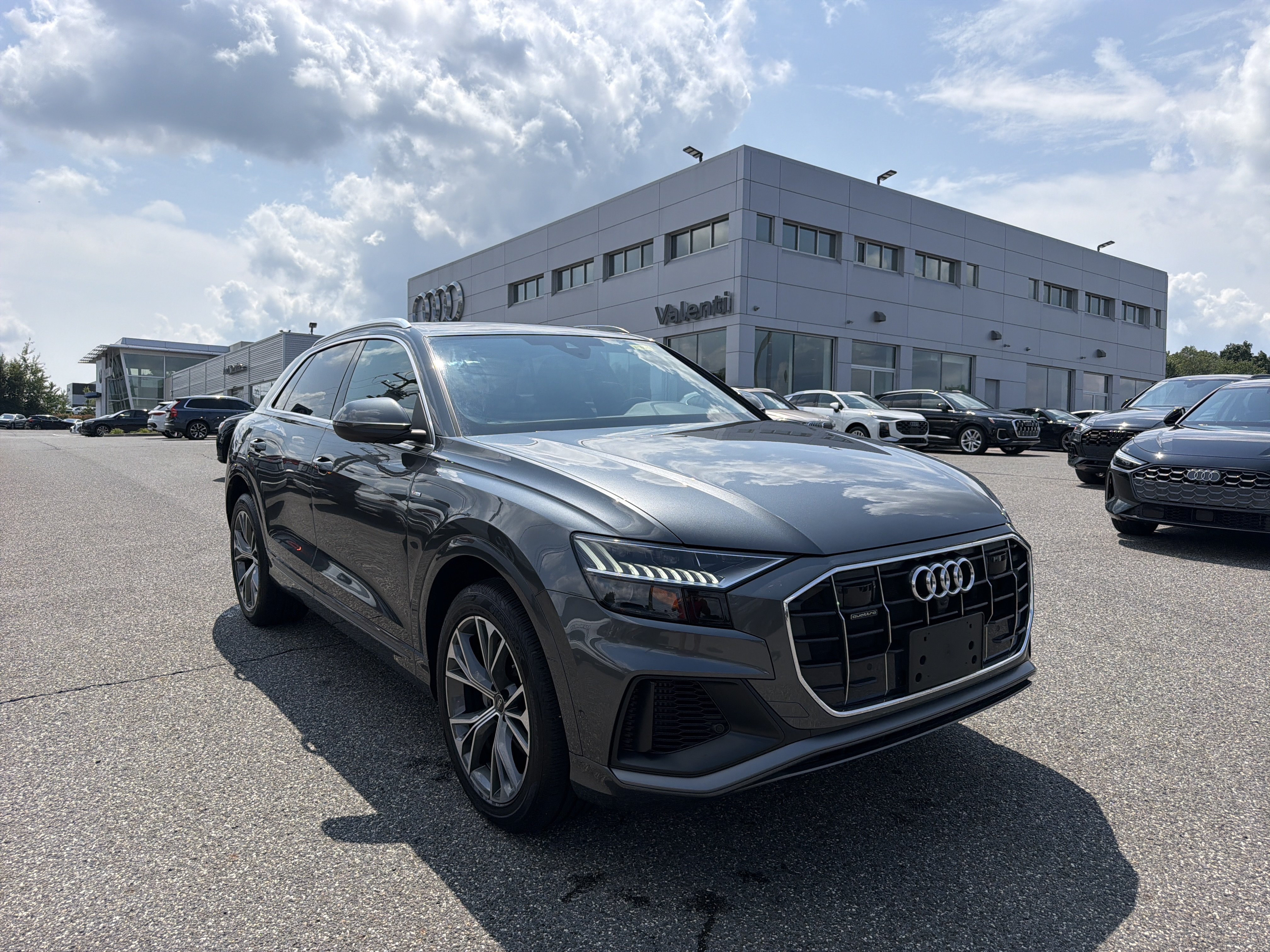  Audi Q8