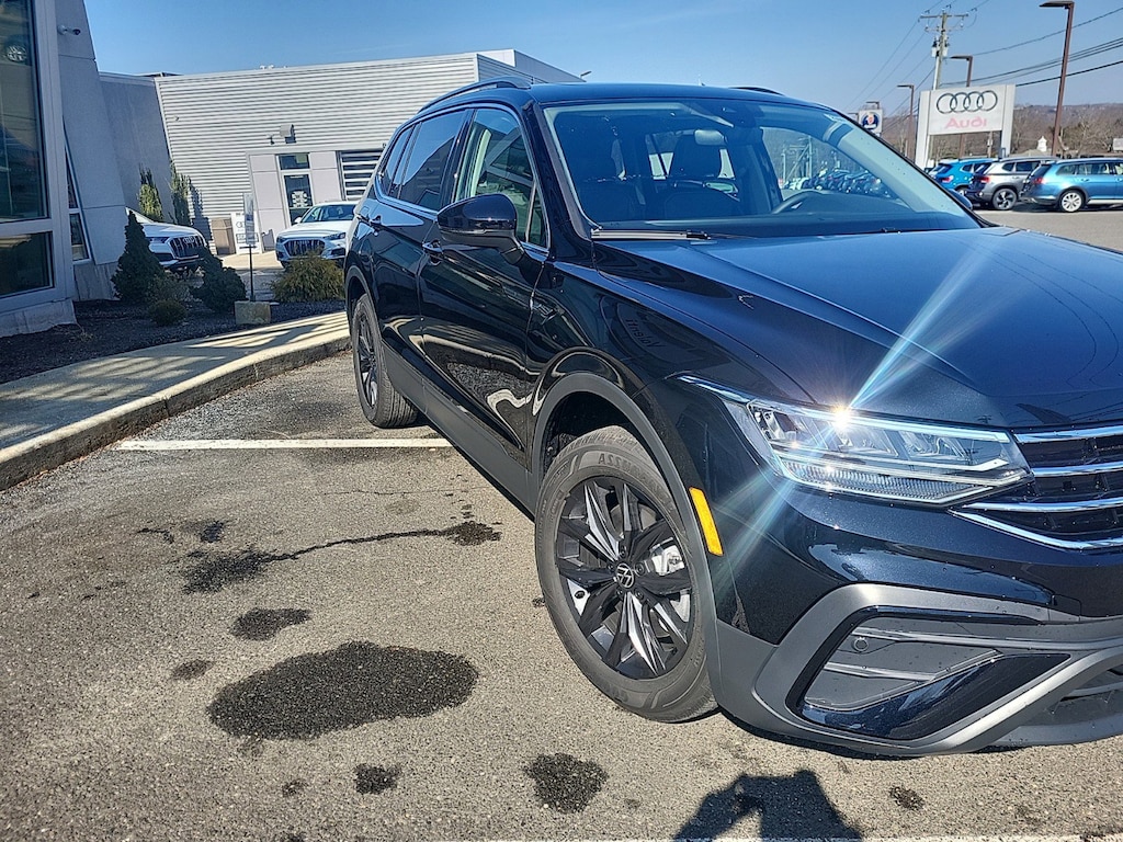 New 2024 Volkswagen Tiguan 2.0T SE SUV