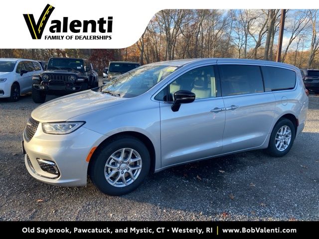 2026 Chrysler Pacifica Select Van Passenger Van