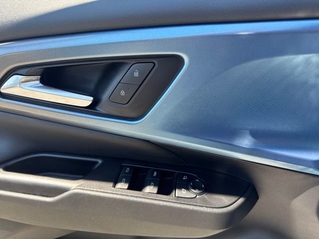 2025 Chevrolet Equinox EV LT - Photo 21