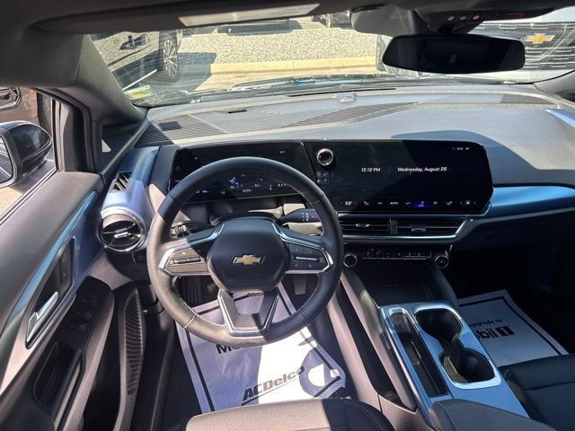 2025 Chevrolet Equinox EV LT - Photo 13