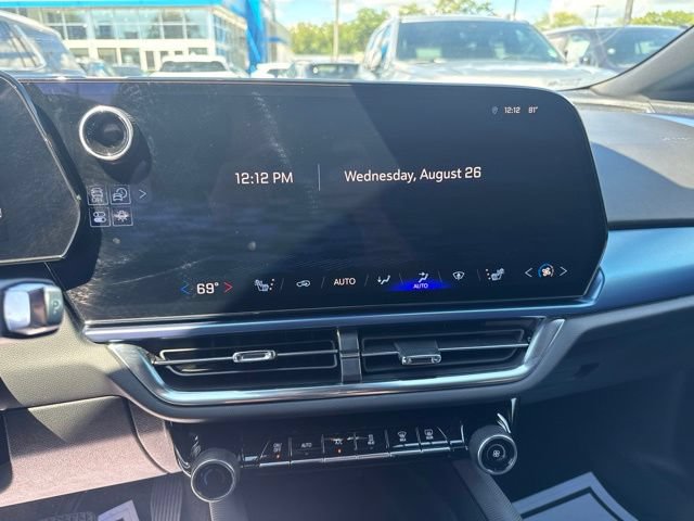 2025 Chevrolet Equinox EV LT - Photo 17