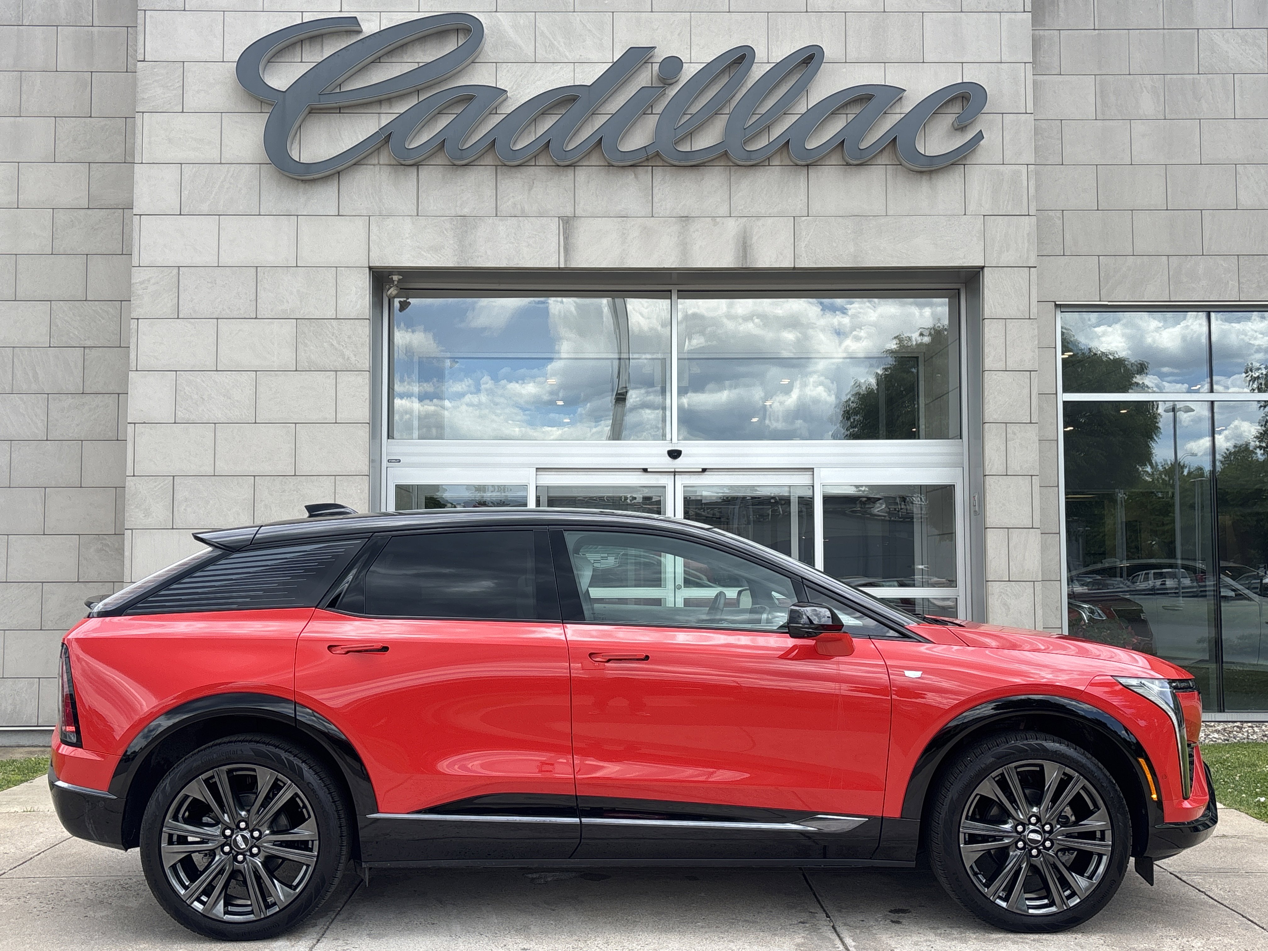 Used 2025 CADILLAC OPTIQ Sport w/1SH SUV