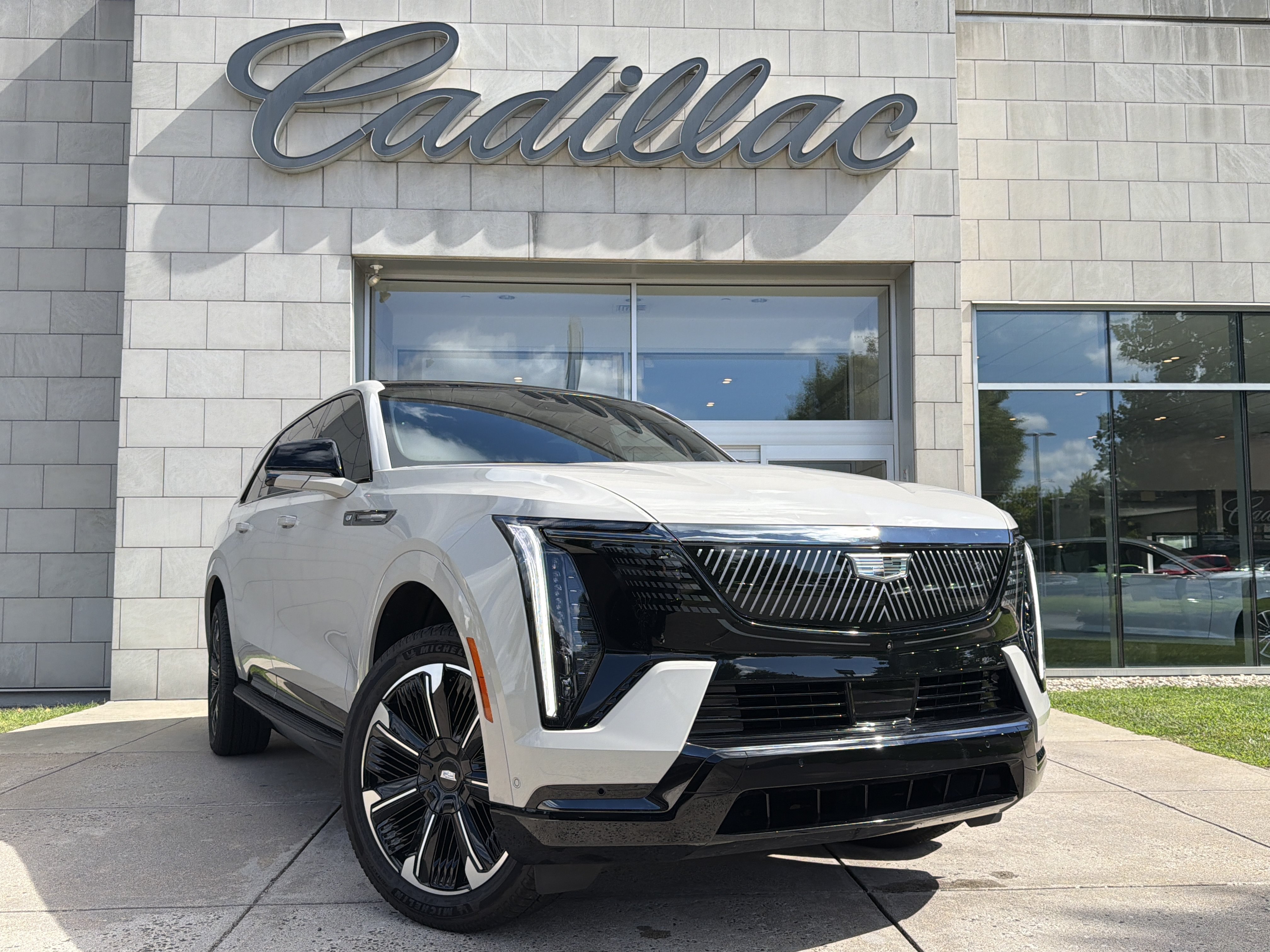  CADILLAC ESCALADE IQ