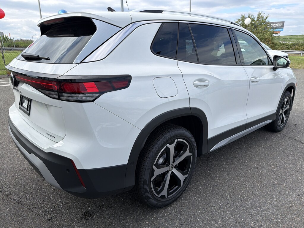 New 2026 Volkswagen Tiguan SE SUV
