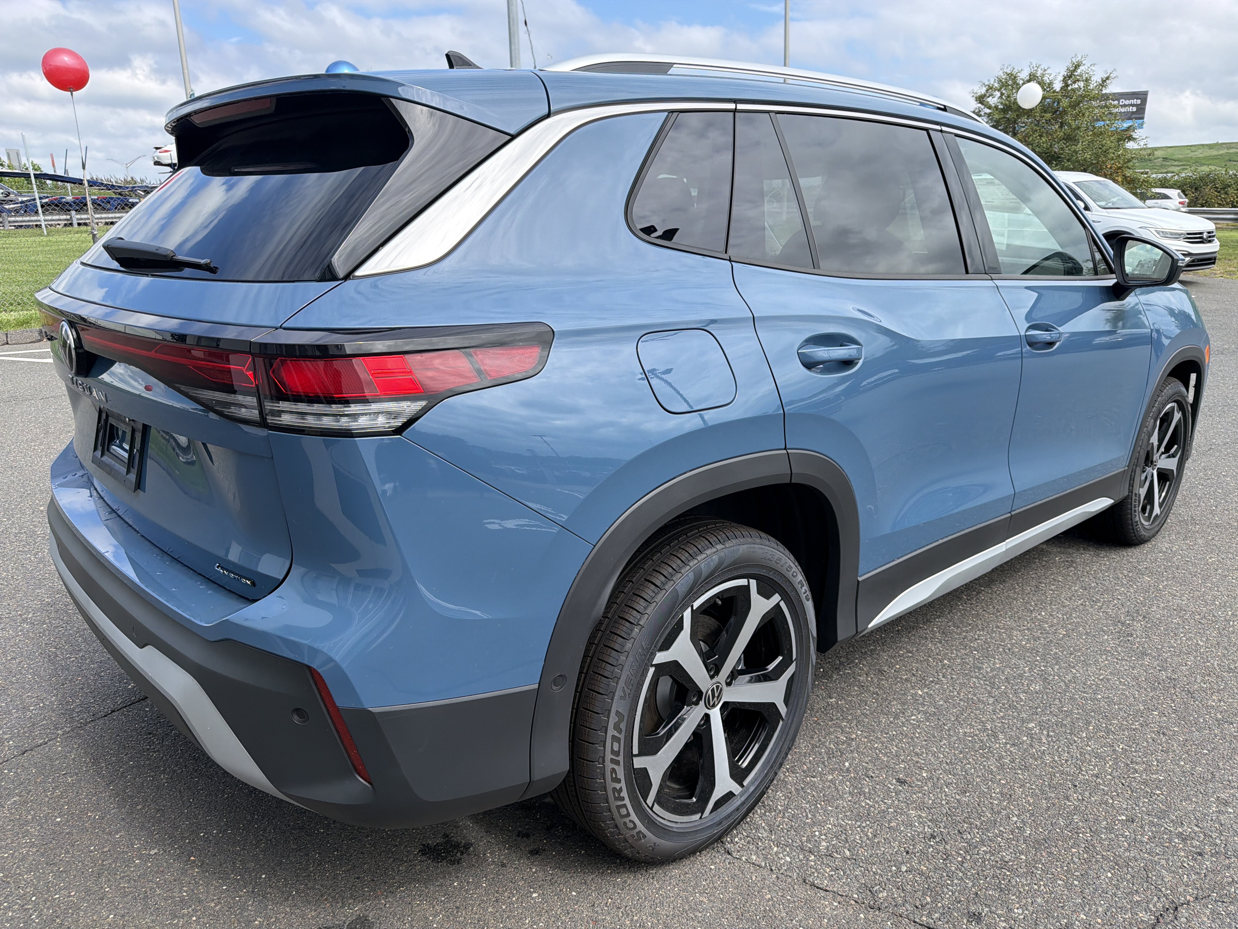 New 2026 Volkswagen Tiguan SE SUV