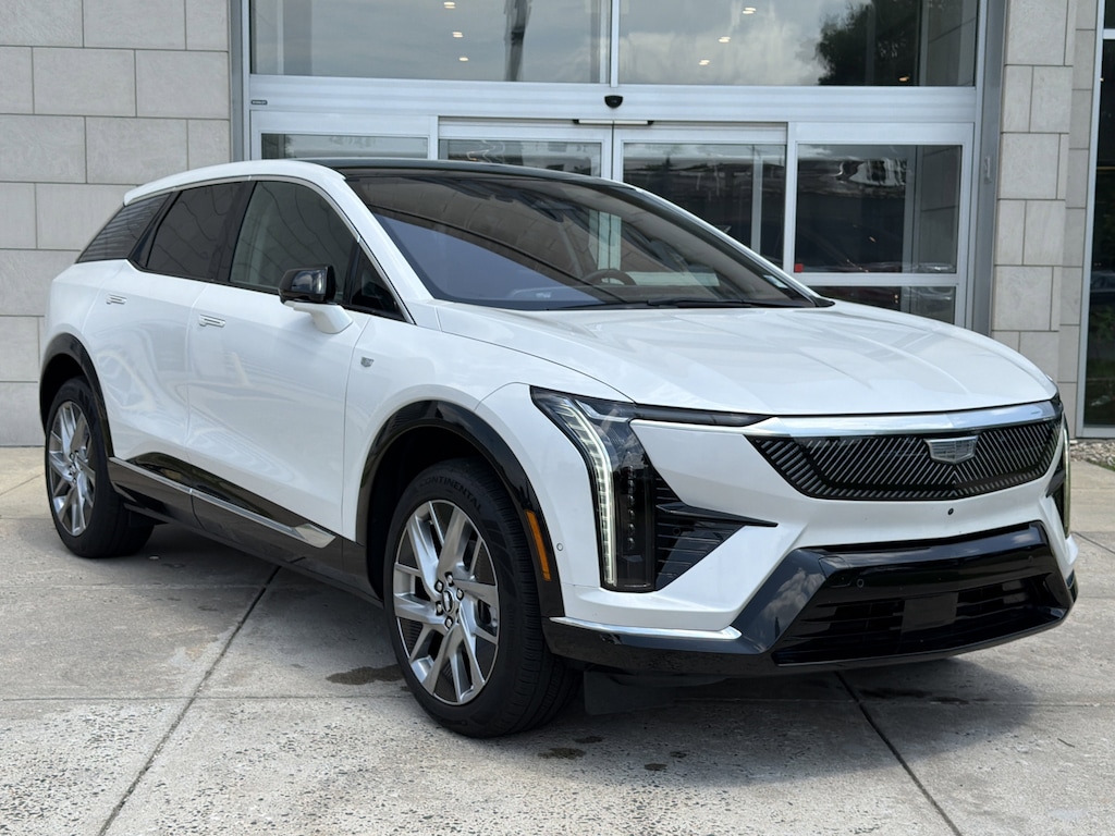 Used 2025 CADILLAC OPTIQ Luxury w/1SC SUV