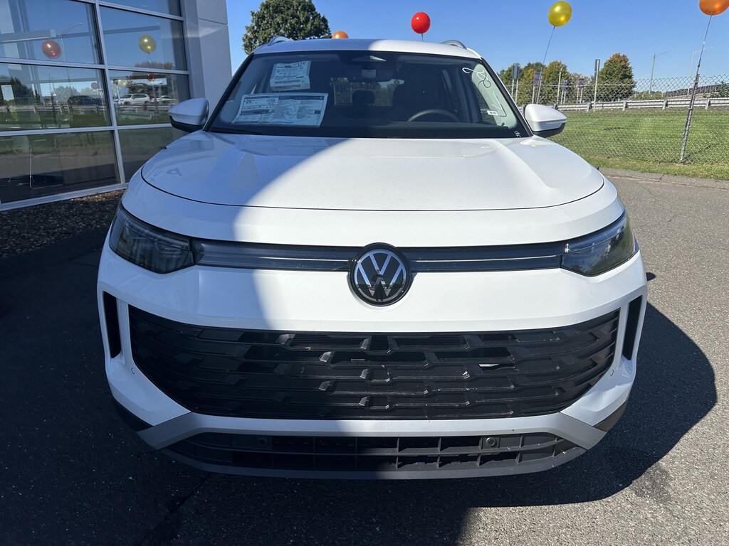 New 2026 Volkswagen Tiguan SE SUV