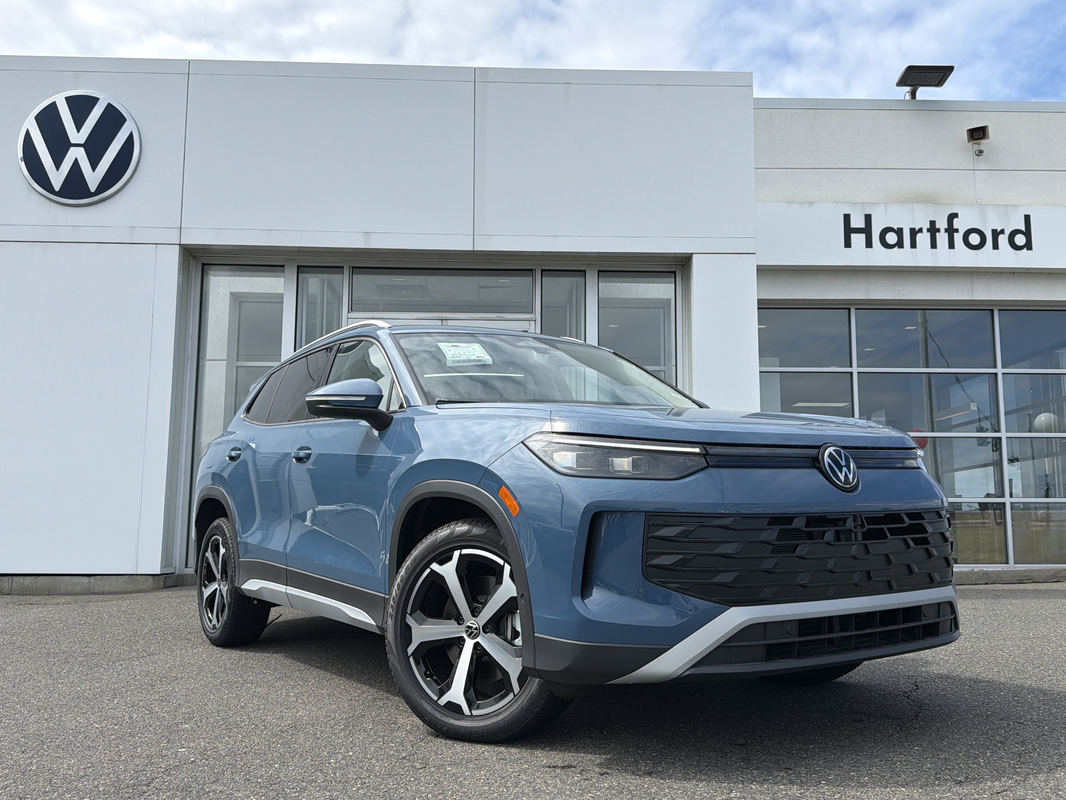 New 2026 Volkswagen Tiguan SE SUV