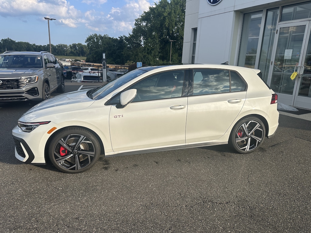 New 2026 Volkswagen Golf GTI SE 2.0T SE DSG