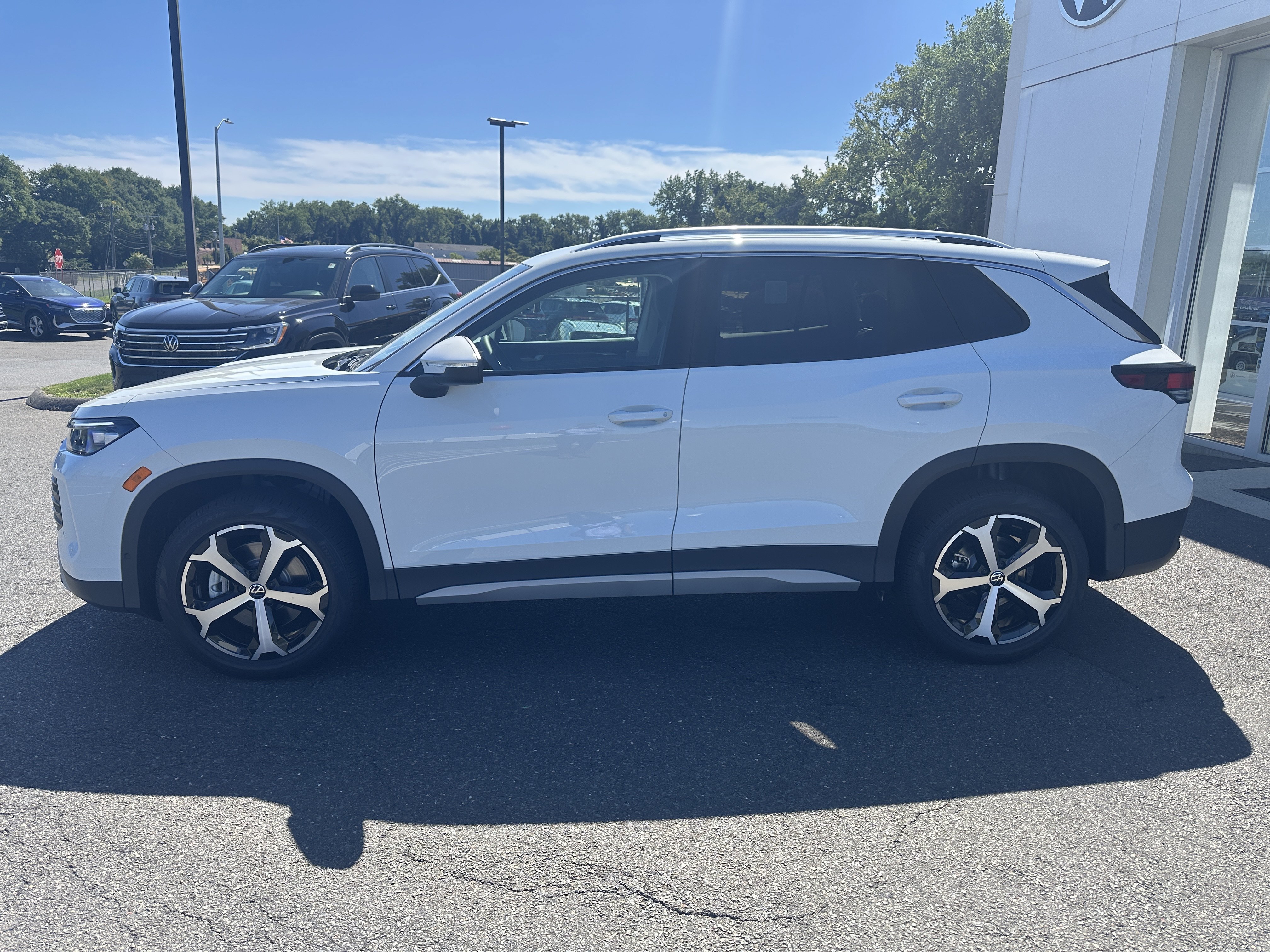 New 2026 Volkswagen Tiguan SE SE 4MOTION