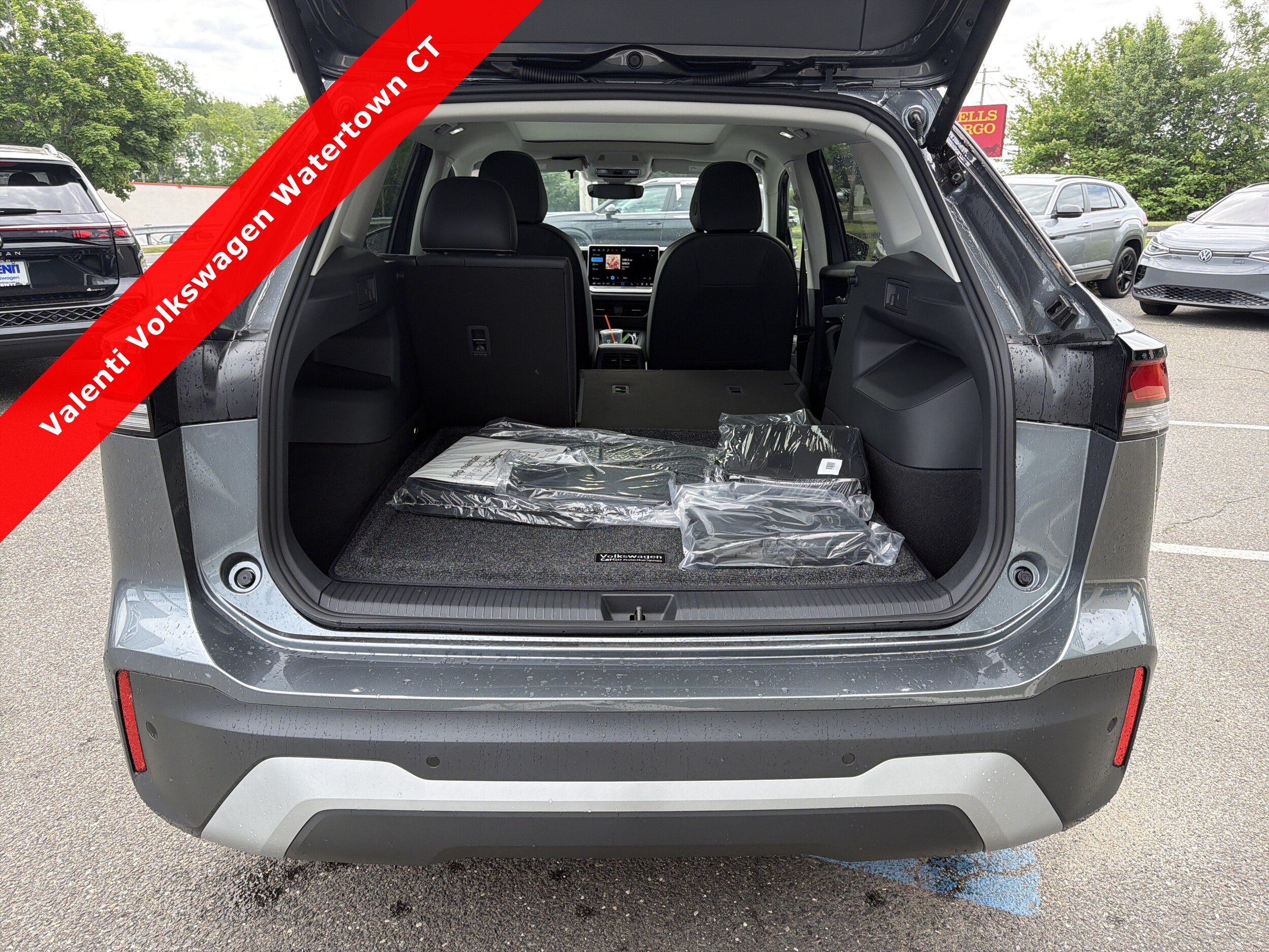 2026 Volkswagen Tiguan SE - Photo 9
