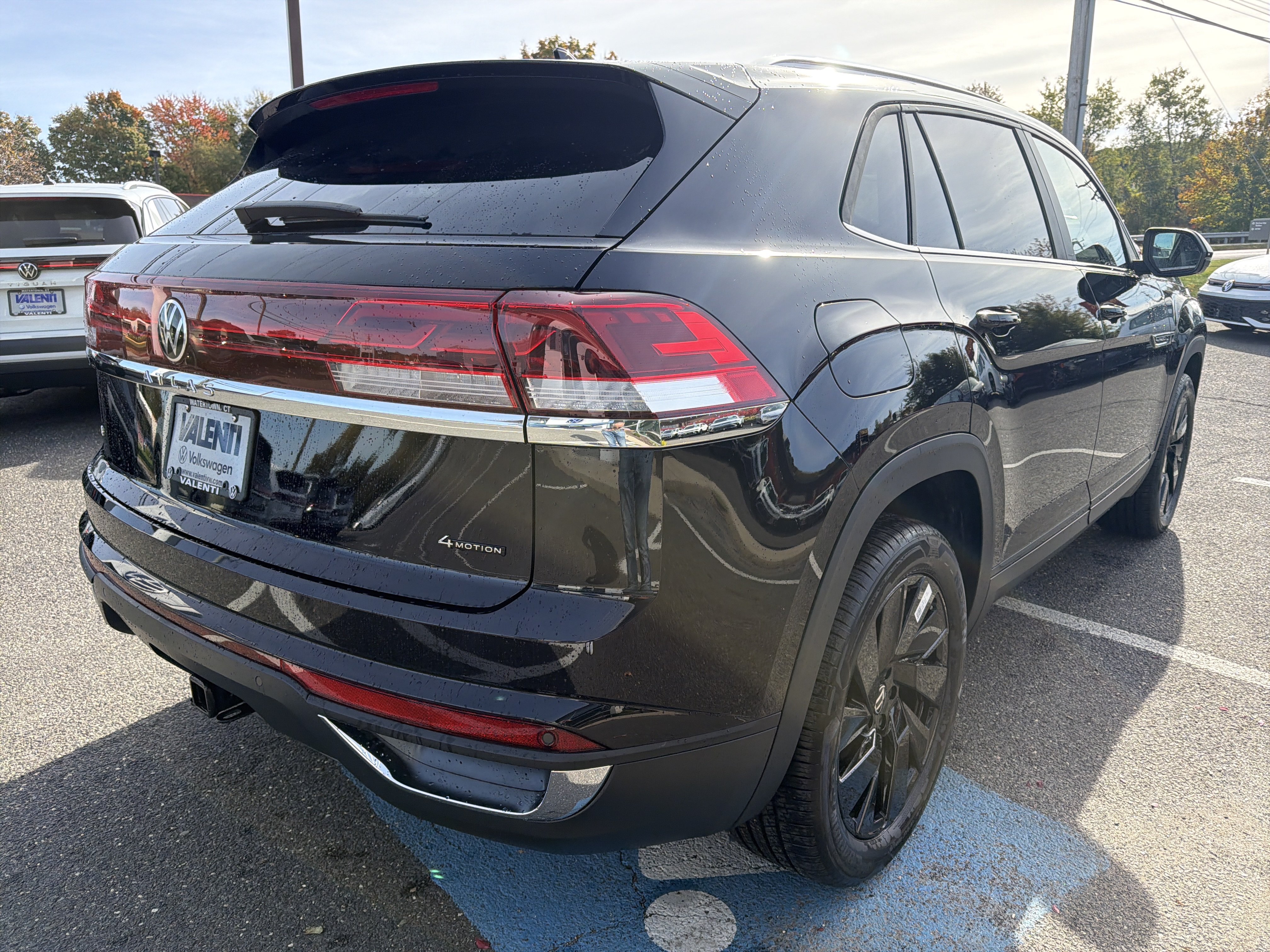 New 2026 Volkswagen Atlas Cross Sport 2.0T SE w/Technology 2.0T SE w/Technology 4MOTION