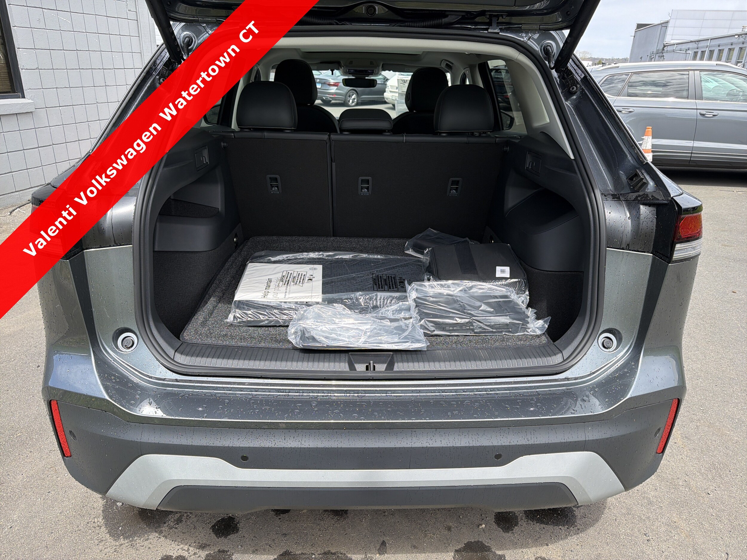 2026 Volkswagen Tiguan SE - Photo 11