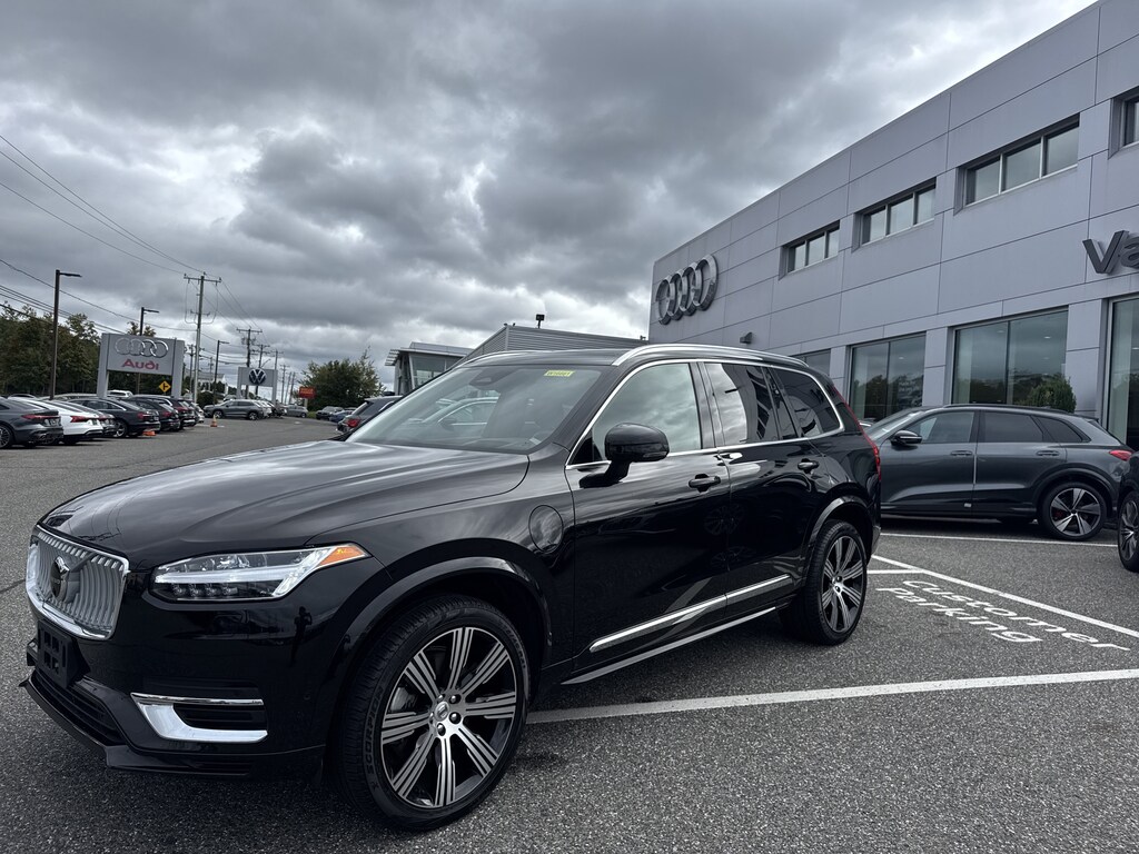 Certified 2025 Volvo XC90 plug-in hybrid T8 Ultra 7-Seater SUV
