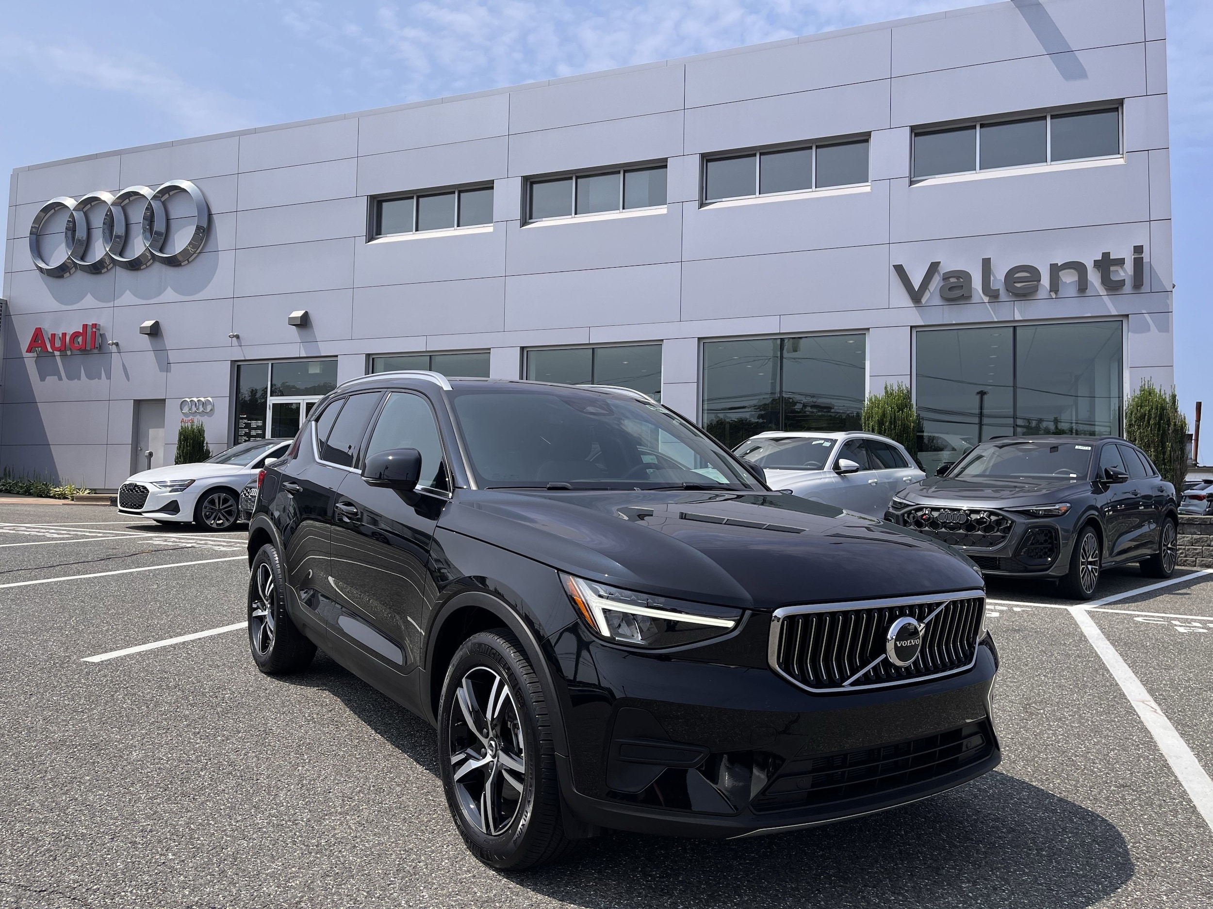 2025 Volvo XC40