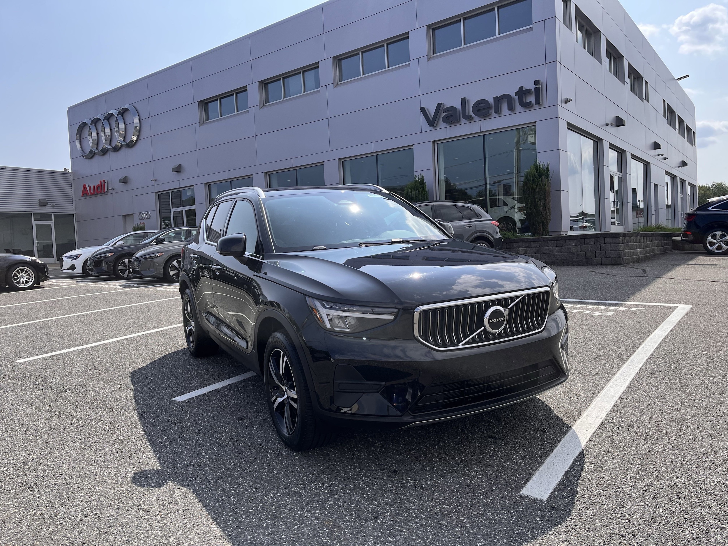 2025 Volvo XC40
