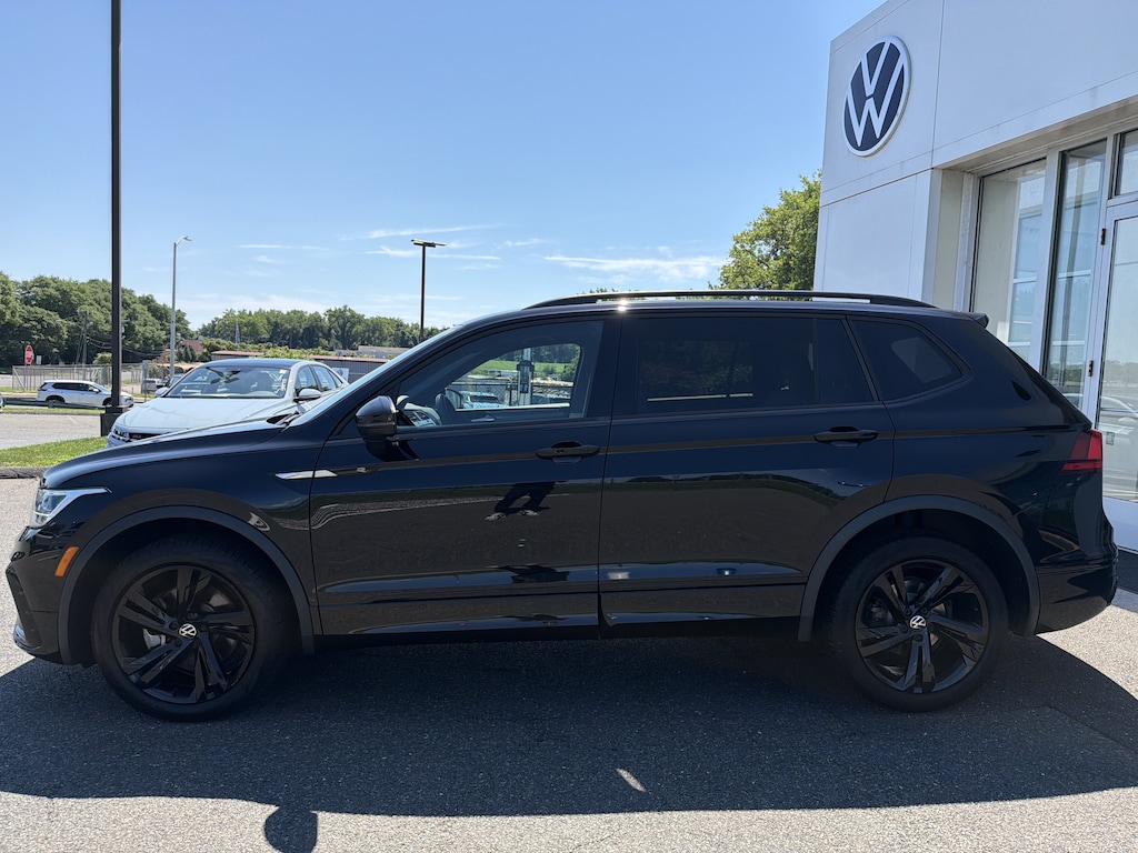 Certified 2023 Volkswagen Tiguan 2.0T SE R-Line Black 2.0T SE R-Line Black 4MOTION