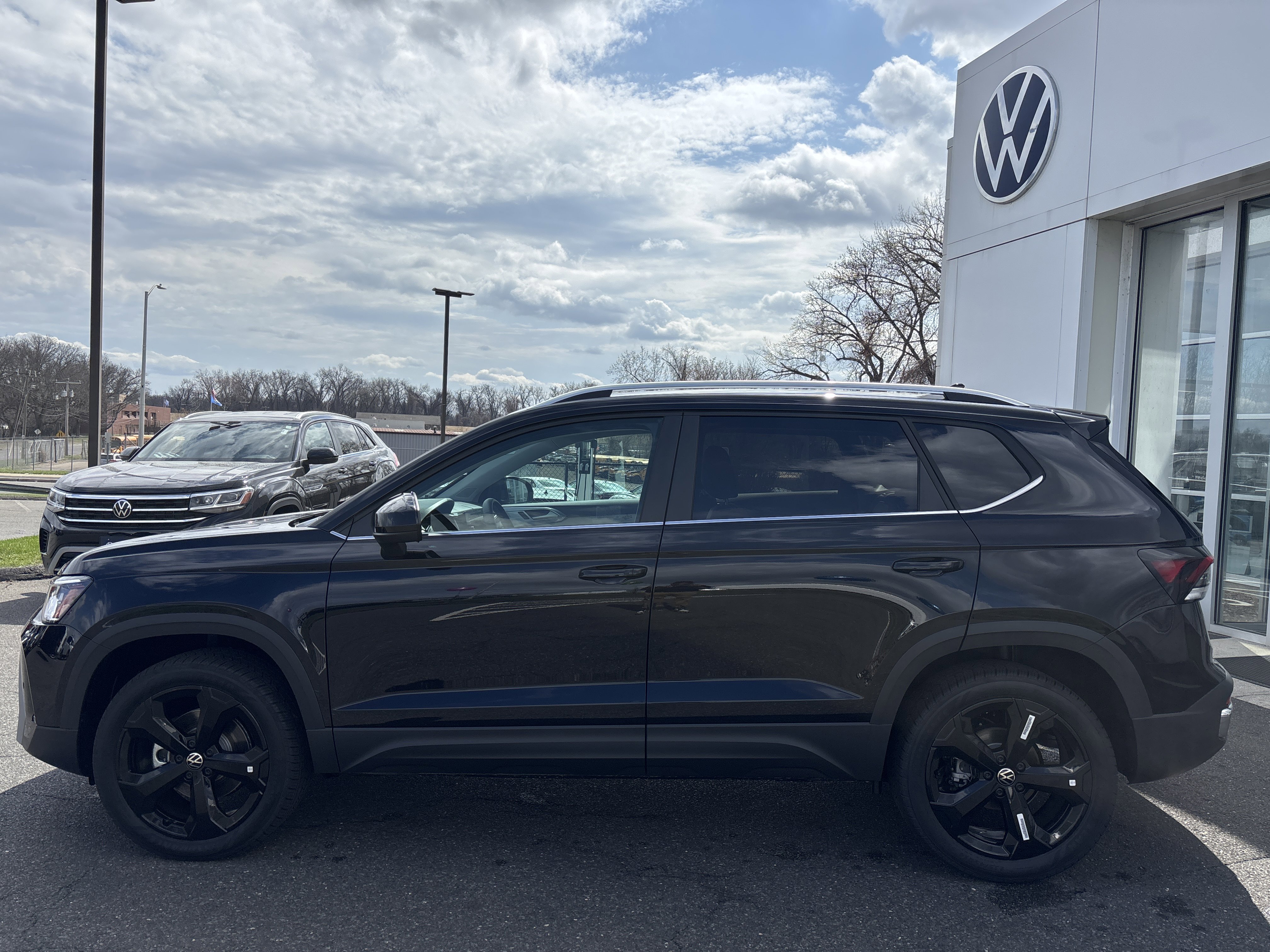 New 2026 Volkswagen Taos SEL SEL 4MOTION