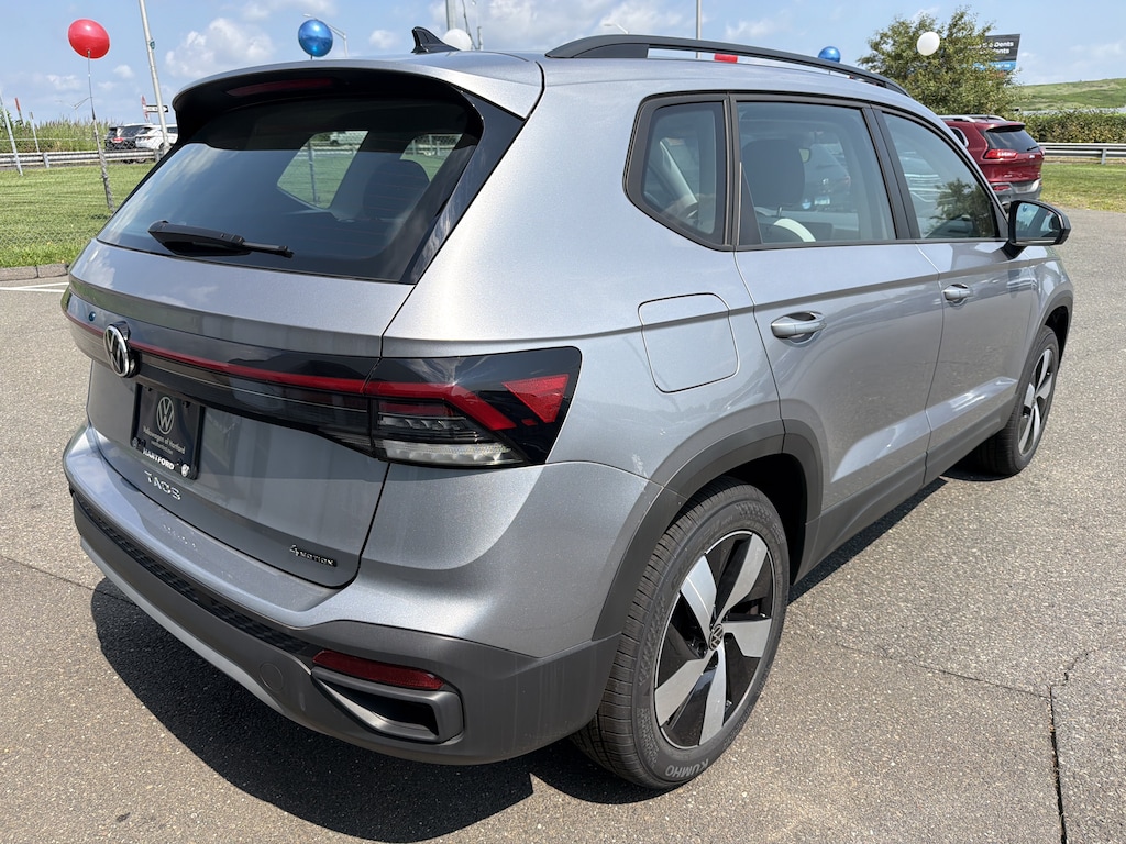 New 2025 Volkswagen Taos S S 4MOTION