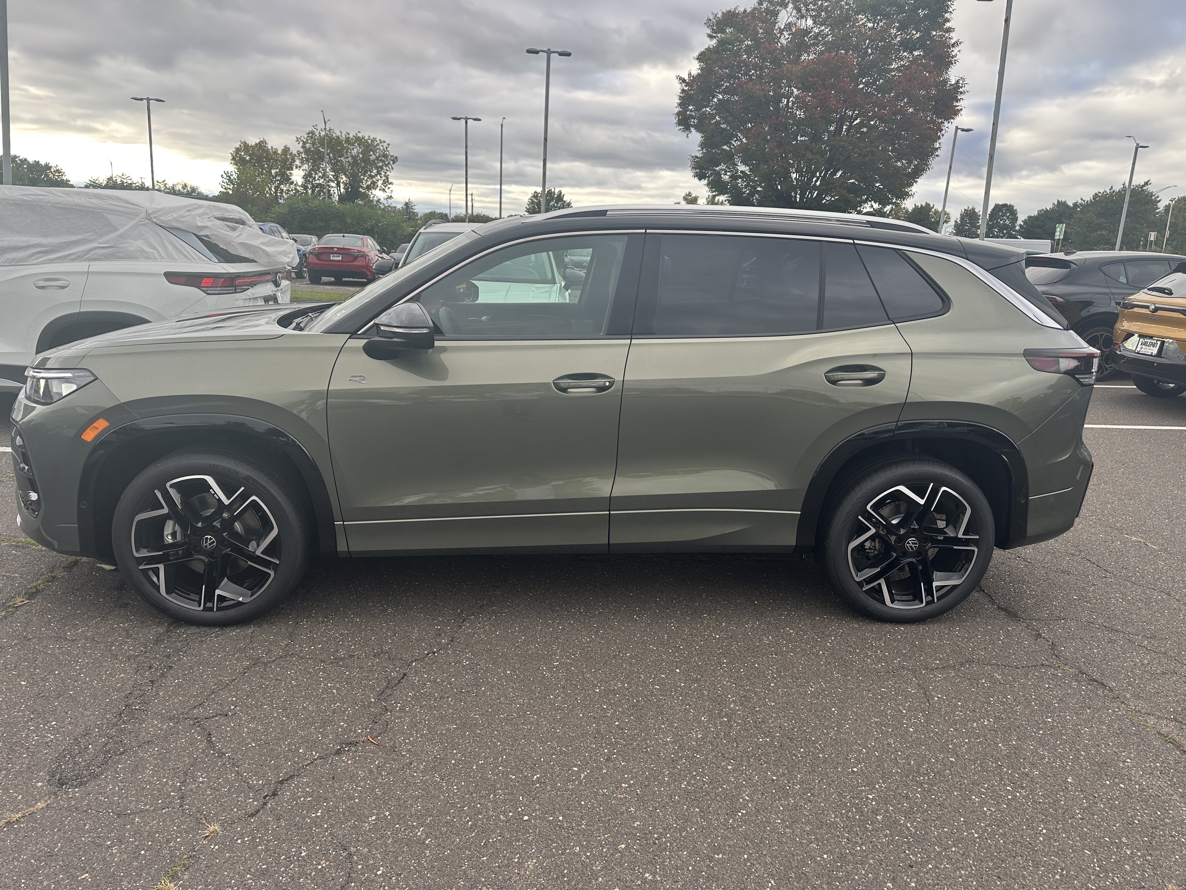 New 2026 Volkswagen Tiguan SEL R-Line Turbo SEL R-Line Turbo 4MOTION