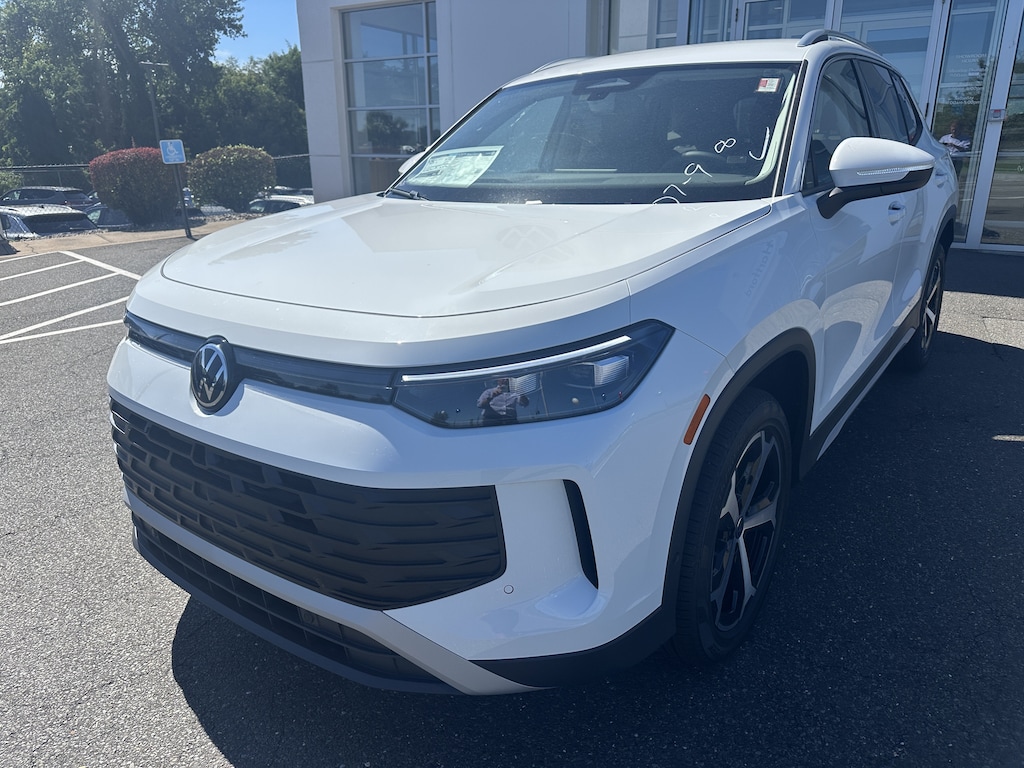 New 2026 Volkswagen Tiguan SE SE 4MOTION