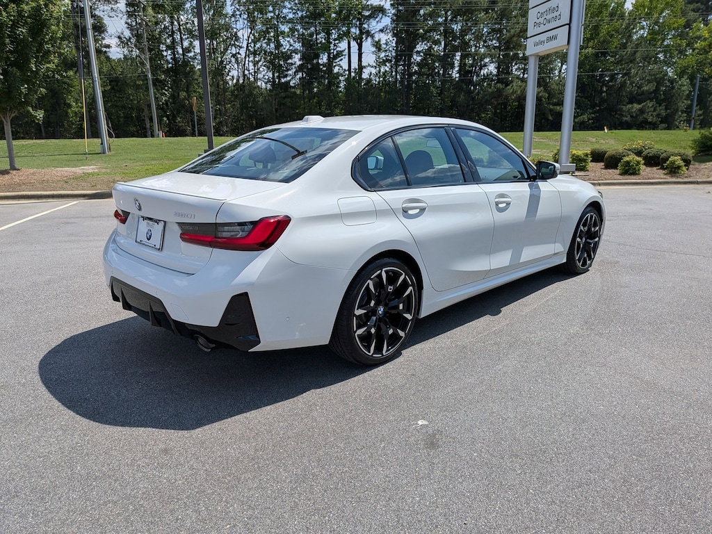 New 2026 BMW 330i Sedan