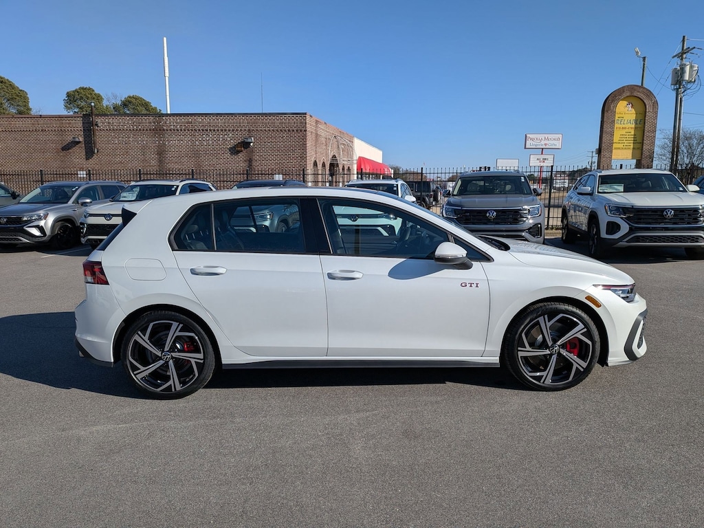 New 2026 Volkswagen Golf GTI SE 2.0T SE DSG