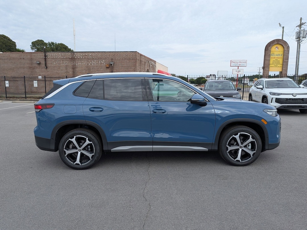 New 2026 Volkswagen Tiguan SE SE 4MOTION