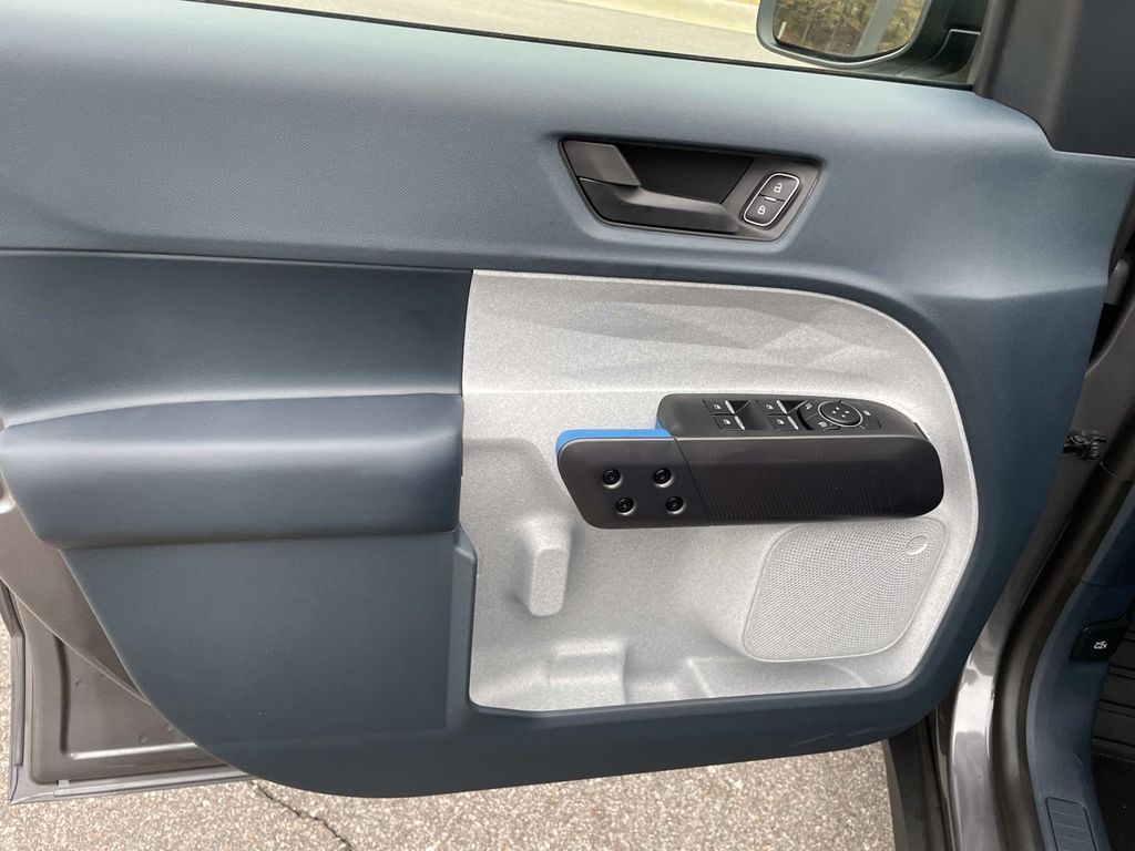 2025 Ford Maverick XLT - Photo 12