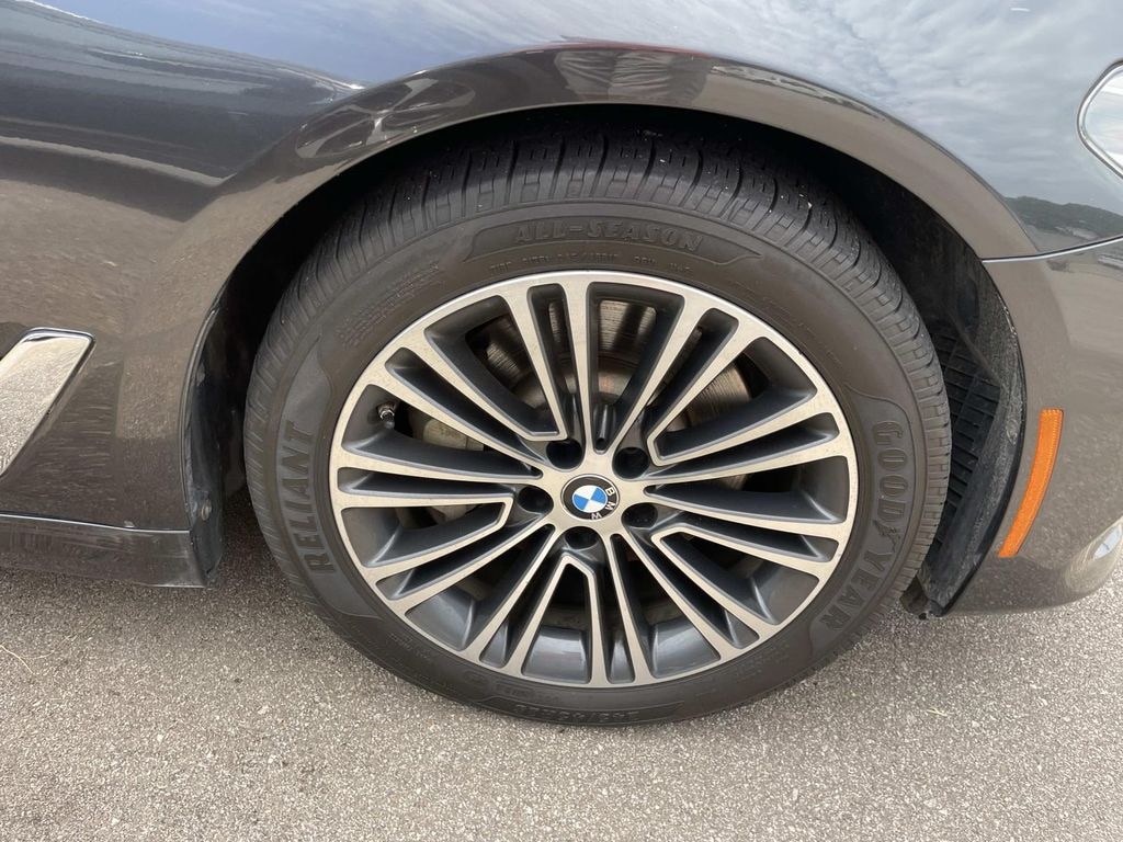 Used 2019 BMW 5 Series 530i xDrive Sedan