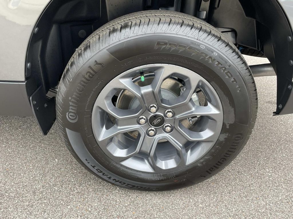 2025 Ford Maverick XLT - Photo 6