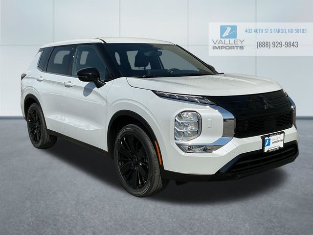 2026 Mitsubishi Outlander LE