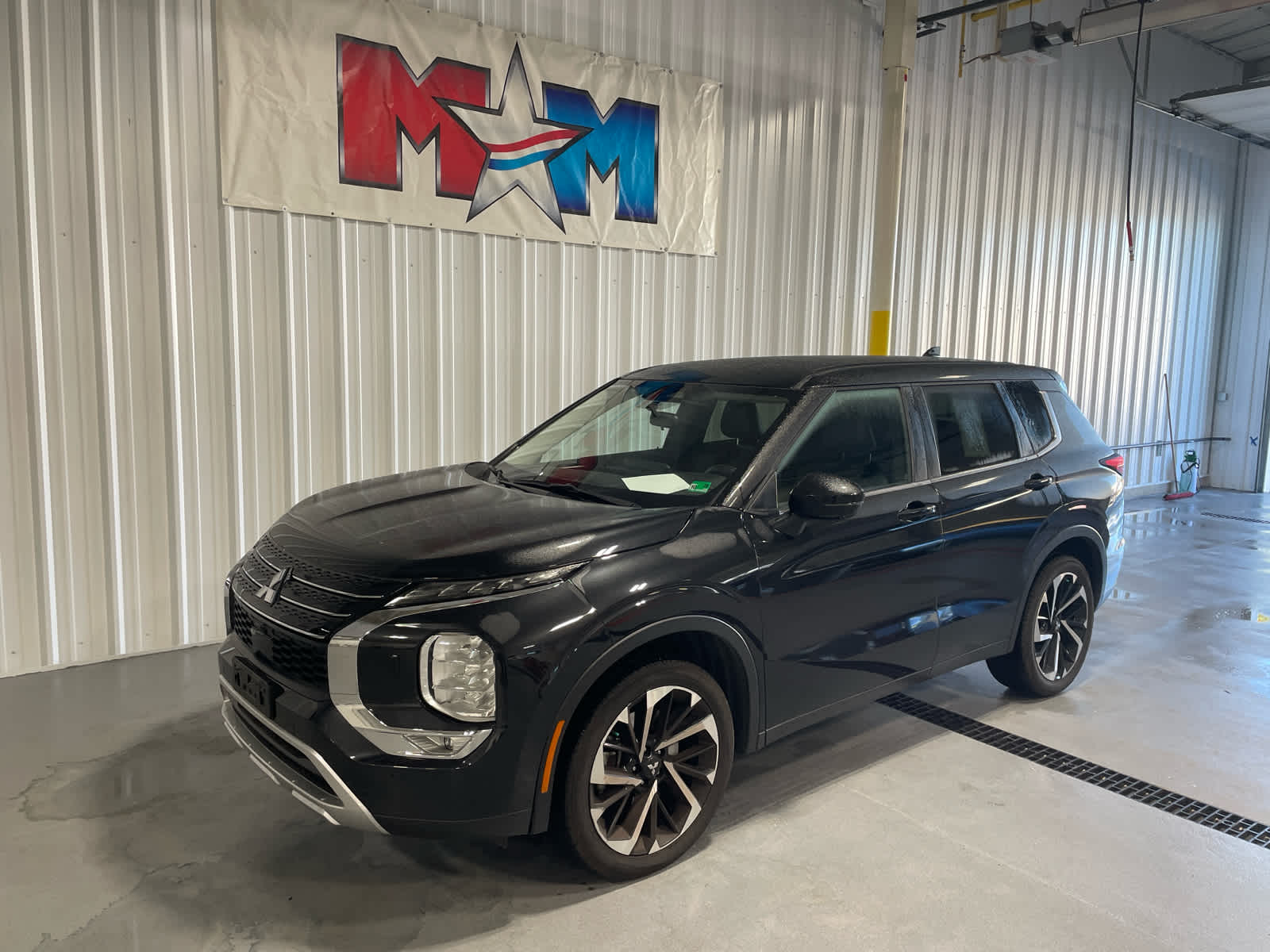 Used 2023 Mitsubishi Outlander SE SUV