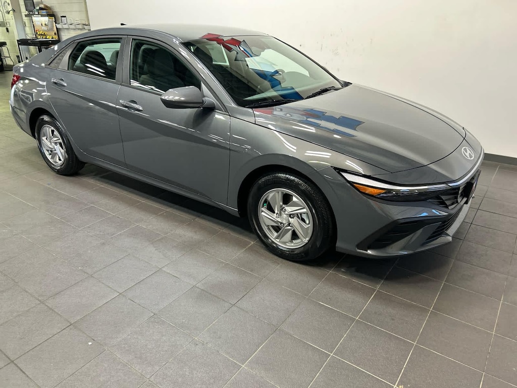 New 2026 Hyundai Elantra SE Sedan