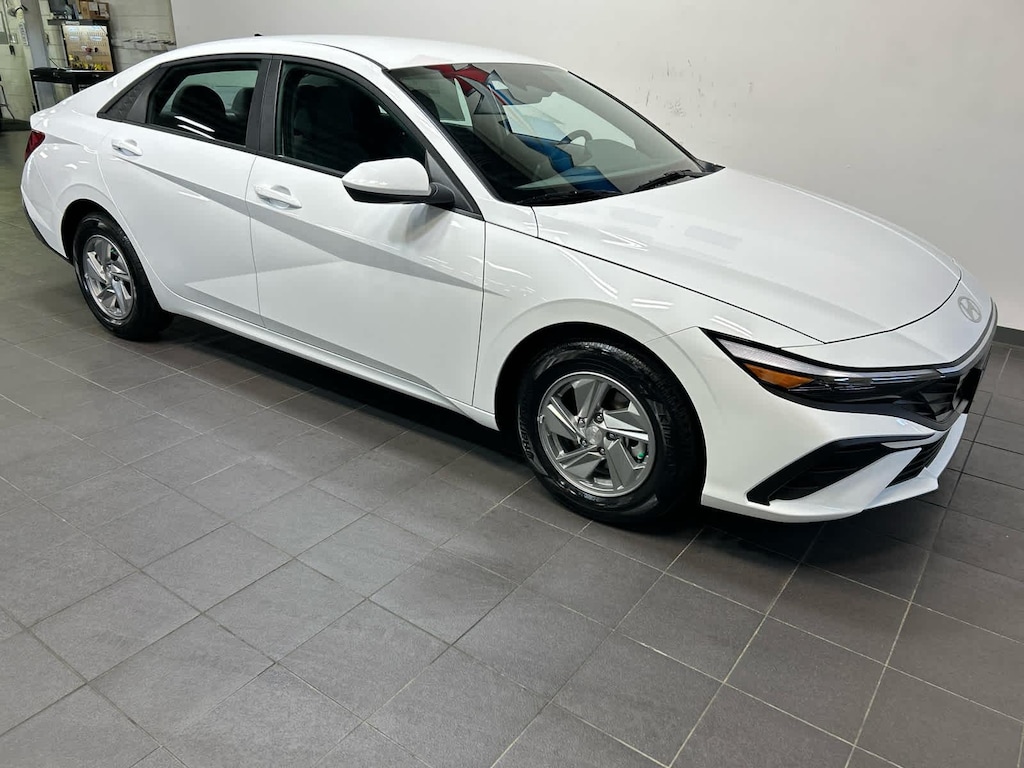 New 2026 Hyundai Elantra SE Sedan