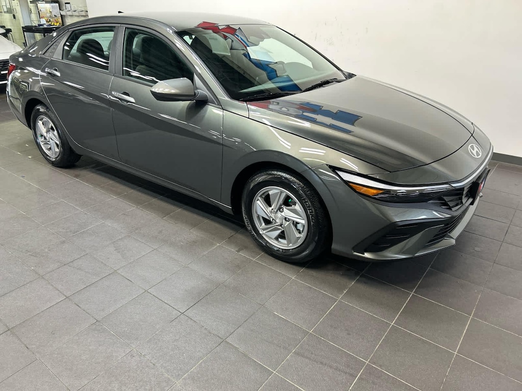 New 2026 Hyundai Elantra SE Sedan