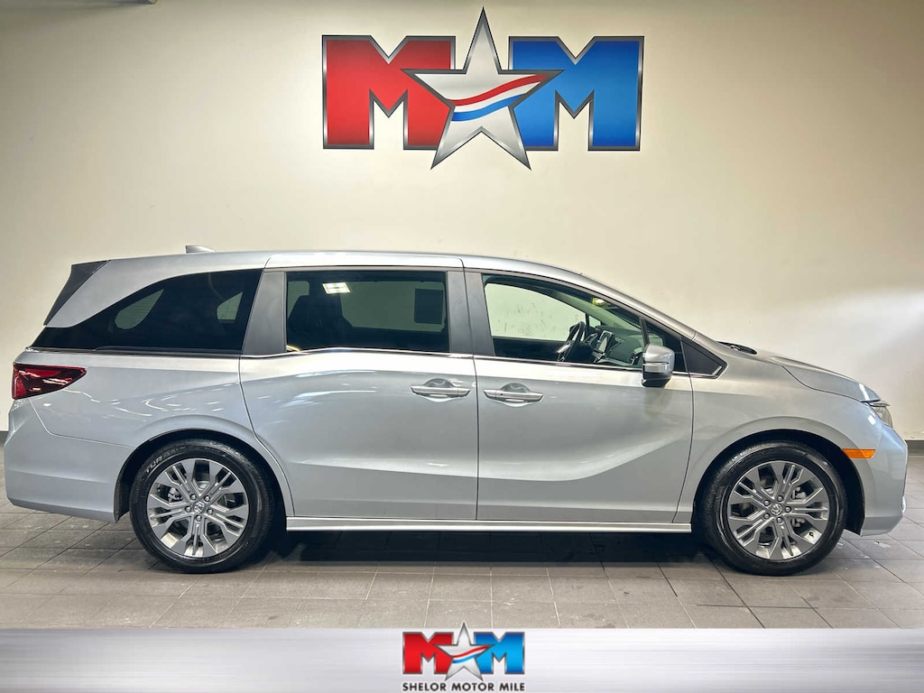 Used 2025 Honda Odyssey Touring Auto