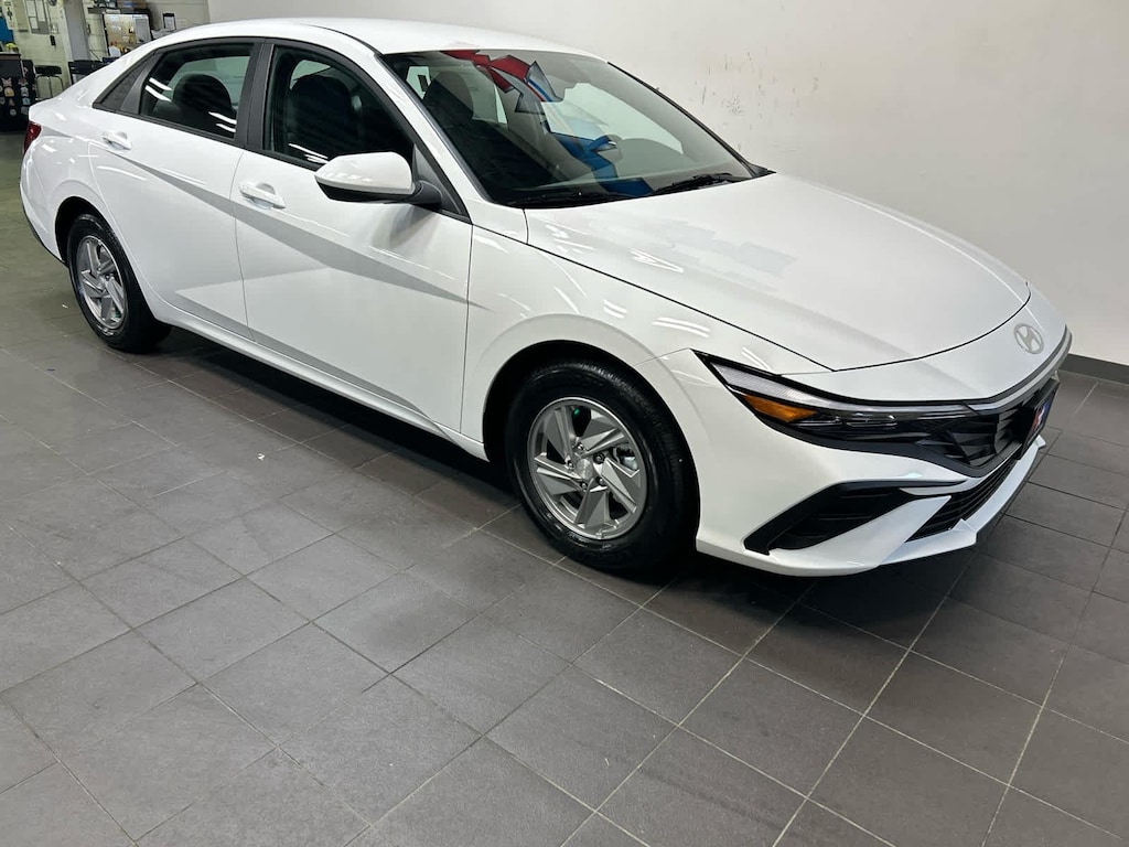 New 2026 Hyundai Elantra SE Sedan
