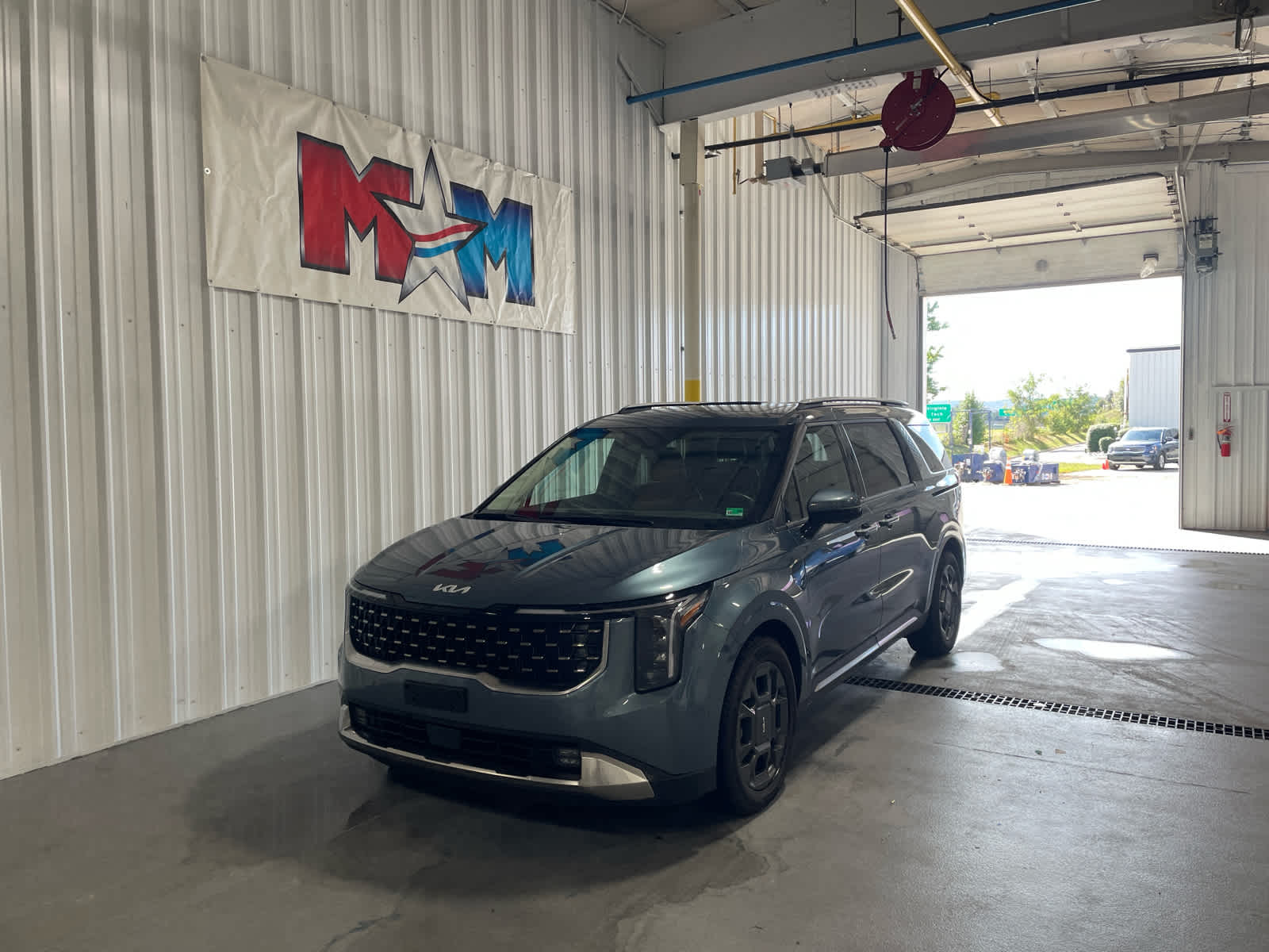 Used 2025 Kia Carnival Hybrid SX Van Passenger Van