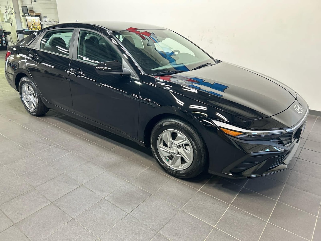 New 2026 Hyundai Elantra SE Sedan