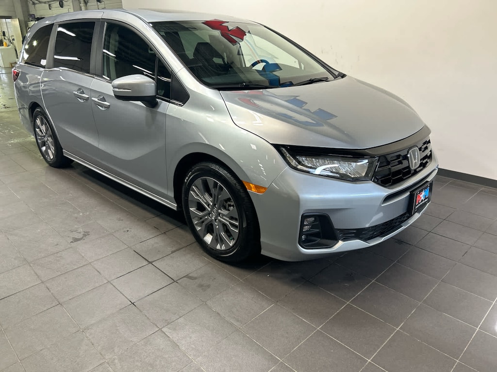 Used 2025 Honda Odyssey Touring Auto