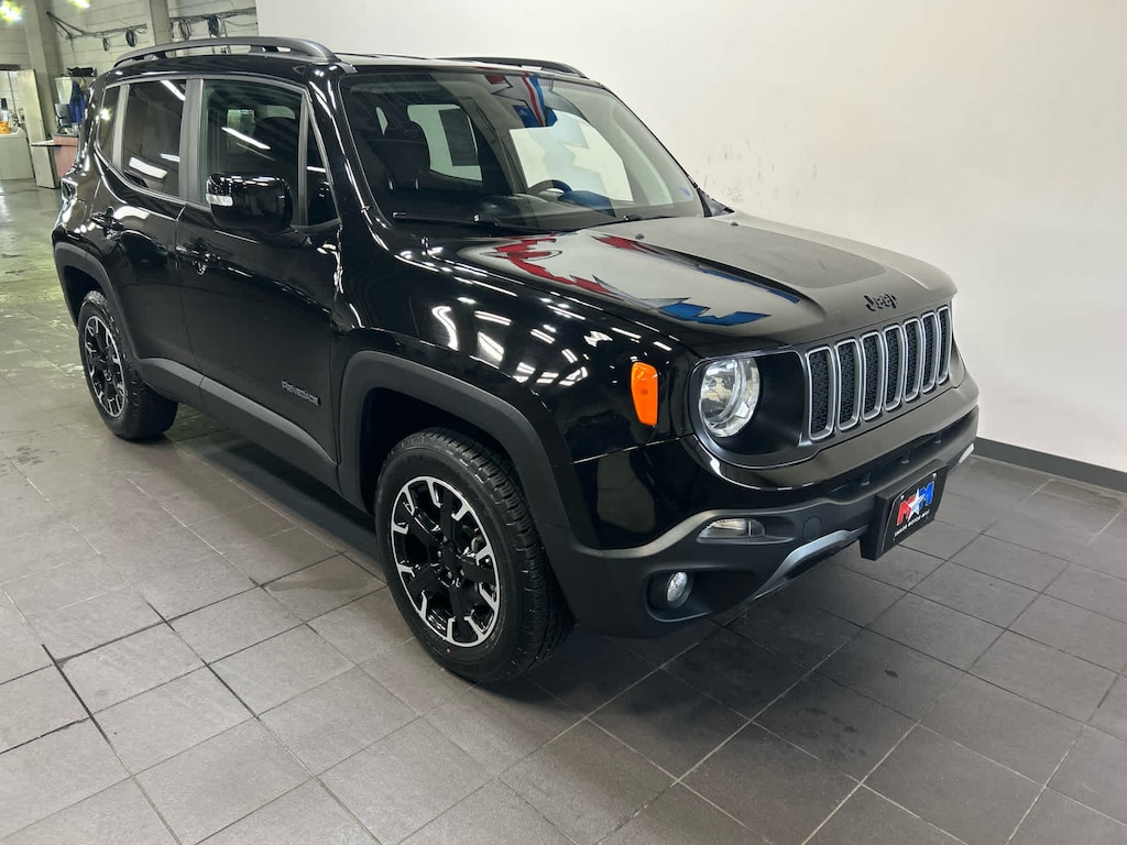 Used 2023 Jeep Renegade Latitude SUV